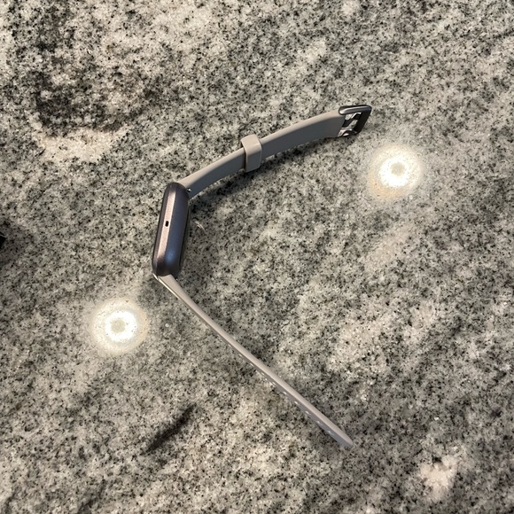 Fitbit Versa 2 - Picture 4 of 10